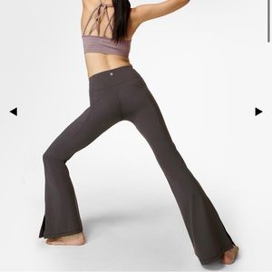 Sweaty Betty - Flared Yoga Pants - Size S